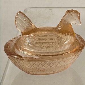 Mini Glass Hen on nest Dish - peach